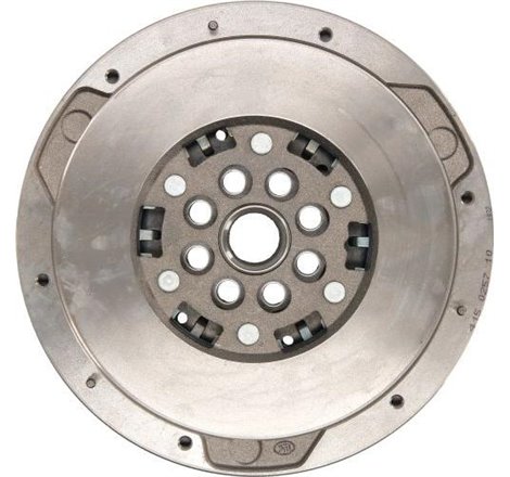 Volanta cu masa dubla manual fara kit de suruburi. fara placa de reglare a frictiunii. fara rulment de ghidare SAAB 9-5 3.0D 07.