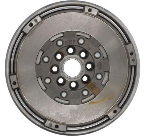 Volanta cu masa dubla manual fara kit de suruburi. fara placa de reglare a frictiunii. fara rulment de ghidare MERCEDES A W169. 