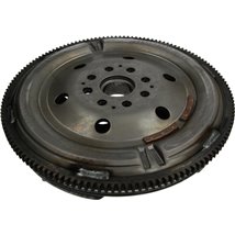 Volanta cu masa dubla manual fara kit de suruburi. fara placa de reglare a frictiunii. fara rulment de ghidare FORD MONDEO III. 